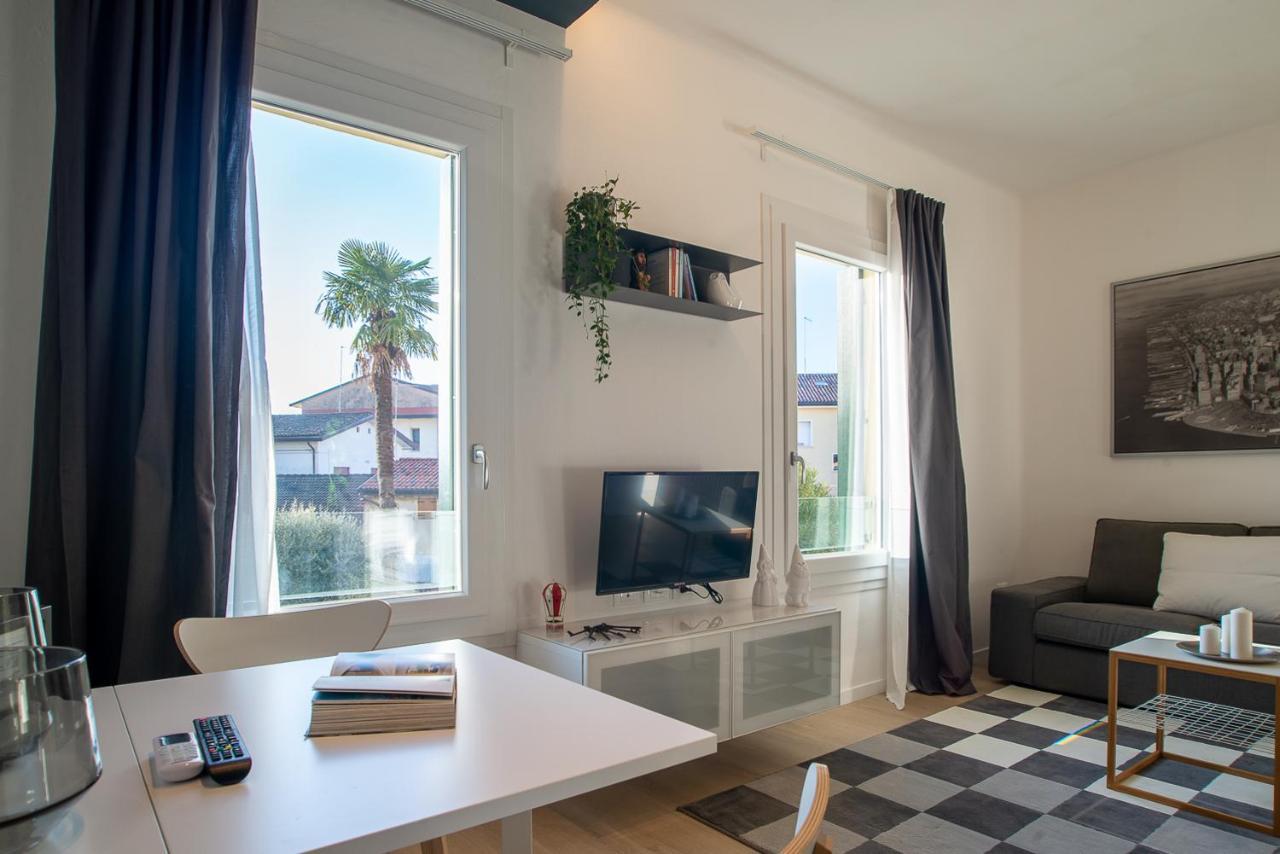 Br Treviso Train Station Apartments Bagian luar foto